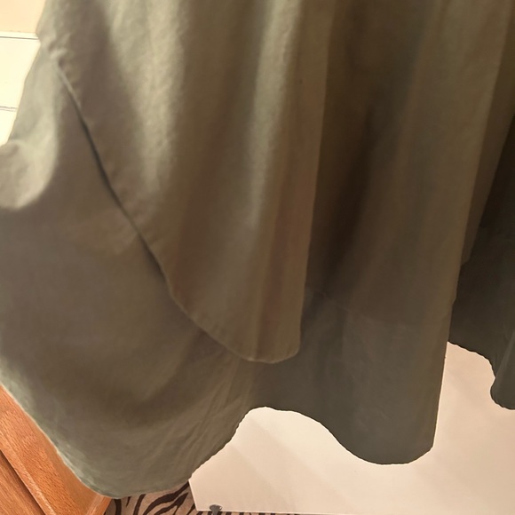 Green Peplum Top - Picture 6 of 7